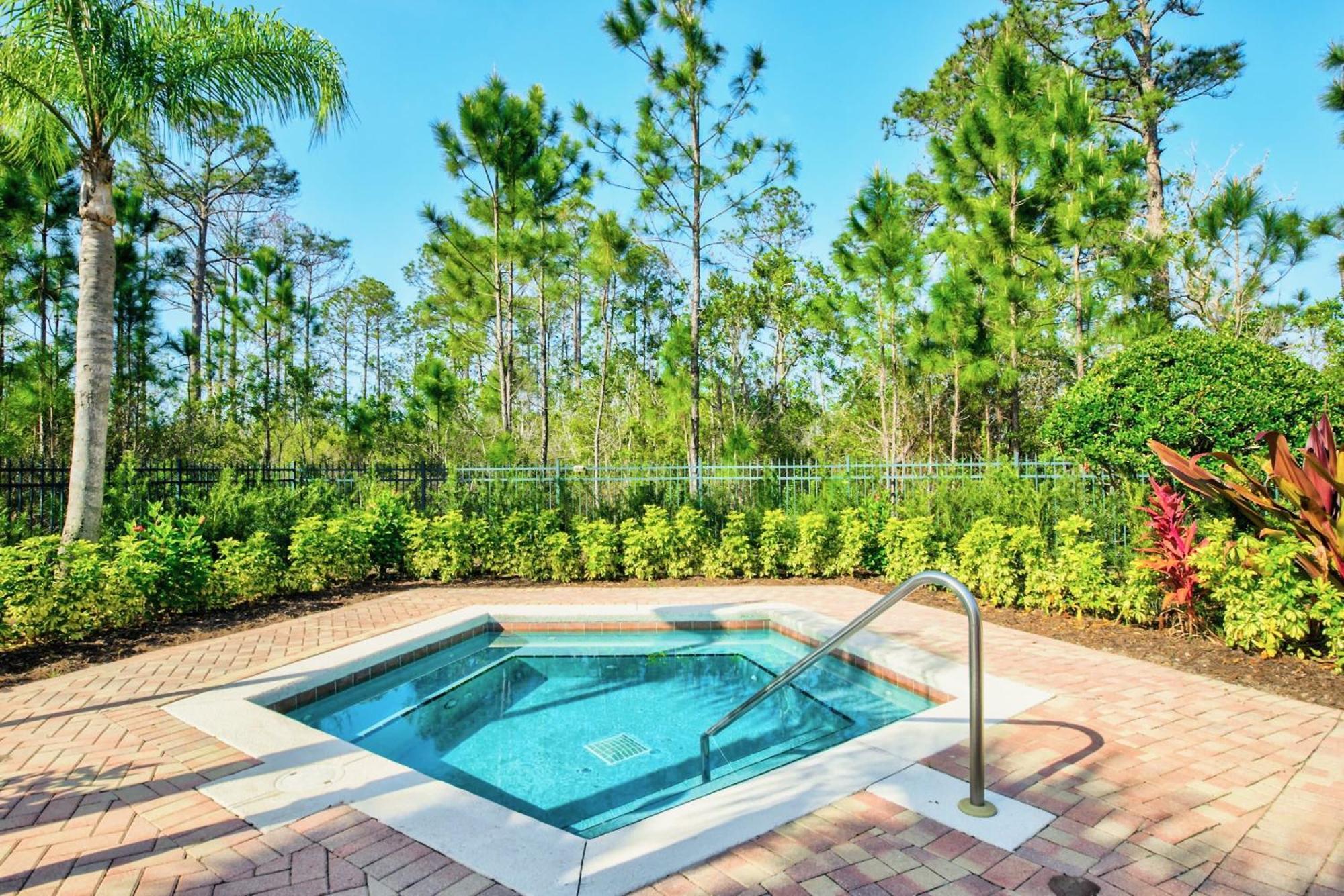Bright Condo - 2Br With Pool & Hot Tub, Near Disney! オーランド エクステリア 写真