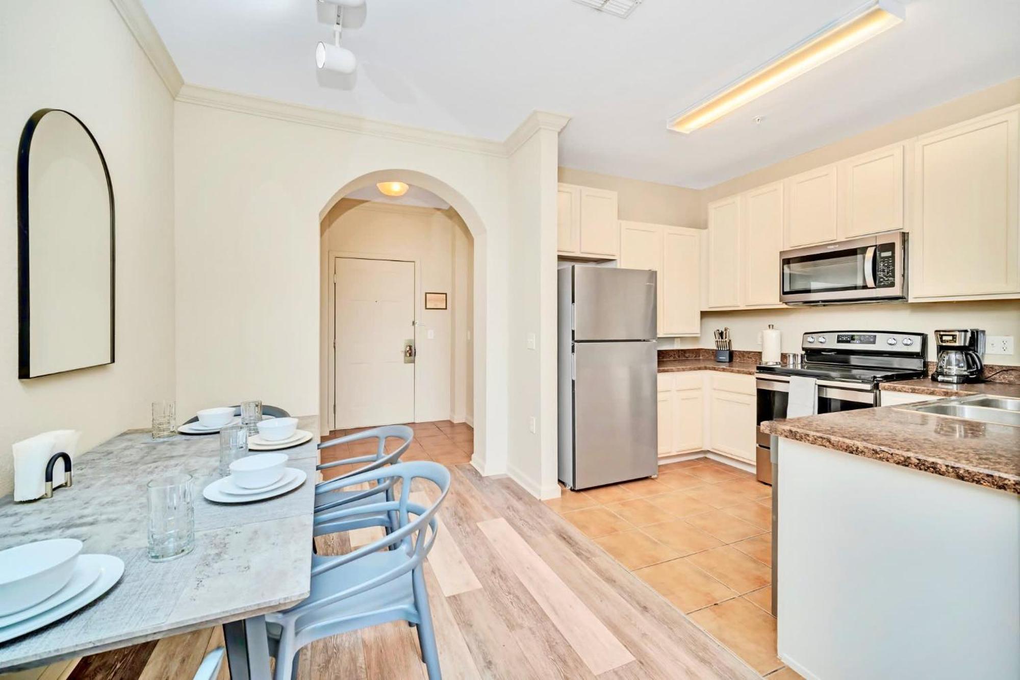 Bright Condo - 2Br With Pool & Hot Tub, Near Disney! オーランド エクステリア 写真