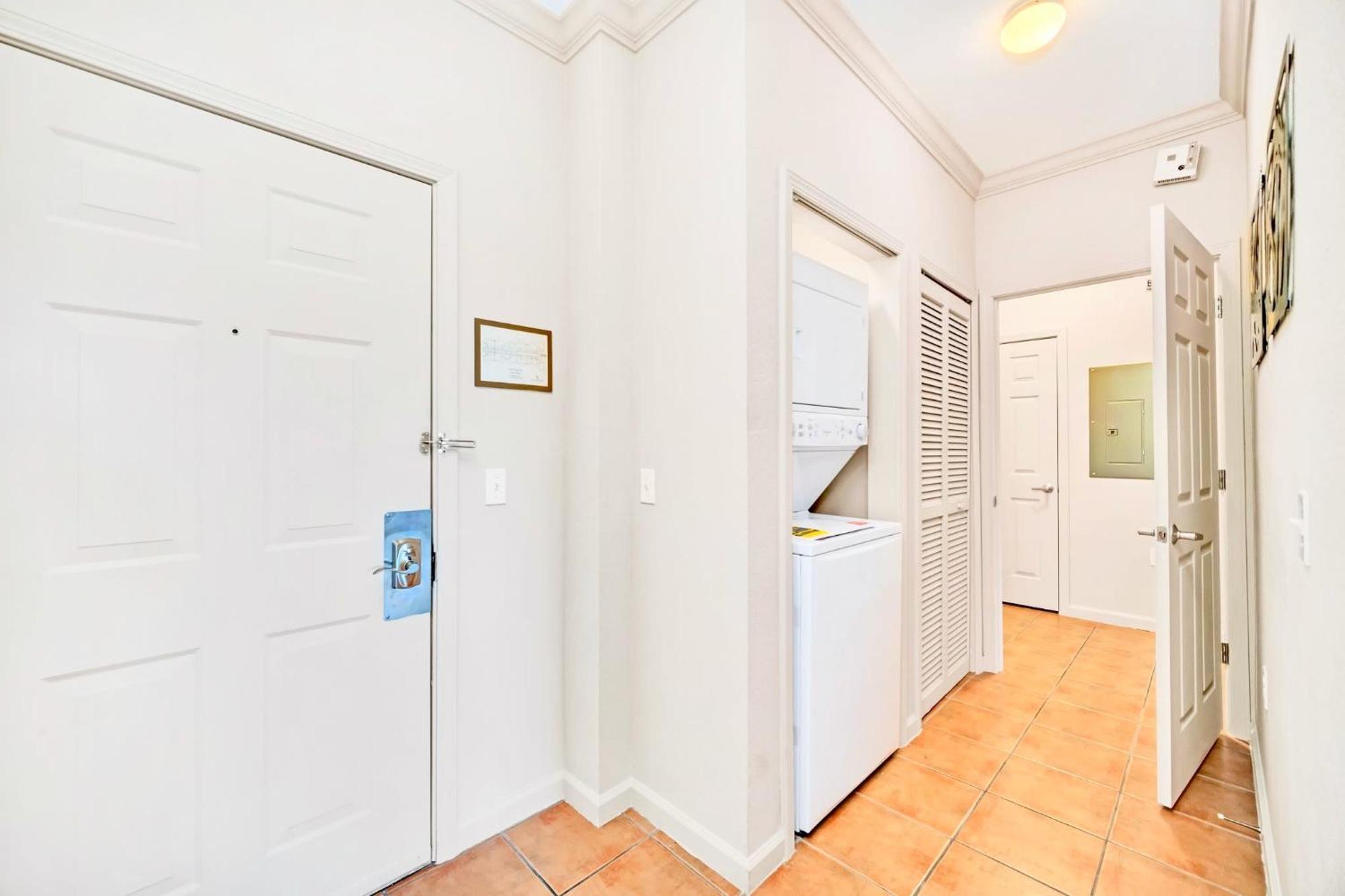 Bright Condo - 2Br With Pool & Hot Tub, Near Disney! オーランド エクステリア 写真