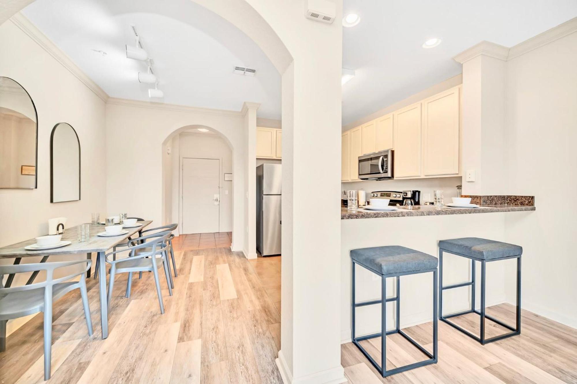 Bright Condo - 2Br With Pool & Hot Tub, Near Disney! オーランド エクステリア 写真